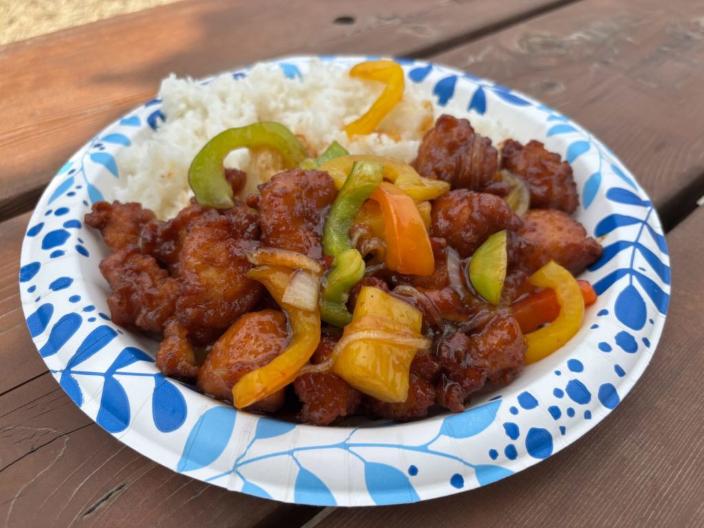 Pineapple chicken with bell peppers and white rice